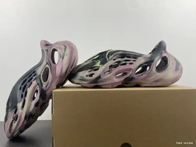 hype MX Foam Carbon Adidas Yeezy IG9562 RNR 0530